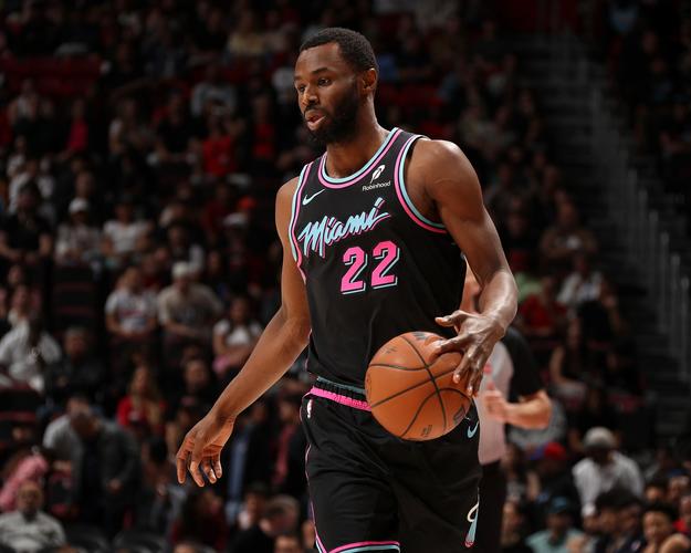 爵士vs热火伤病报告,爵士大胜热火豪取7连胜?