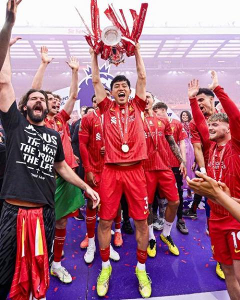 足球联赛冠军最多的?足球获得比赛冠军最多的球员?