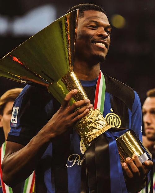 南非足球明星有谁，南非足球冠军