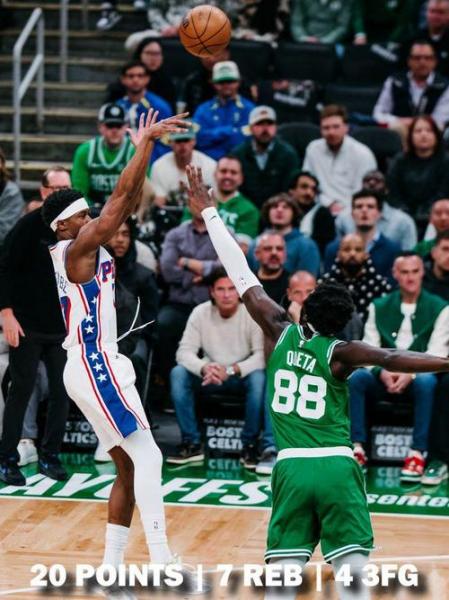 又是1平！76人掀翻绿军埃奇库姆30+10，布朗36+7塔图姆19+14+9